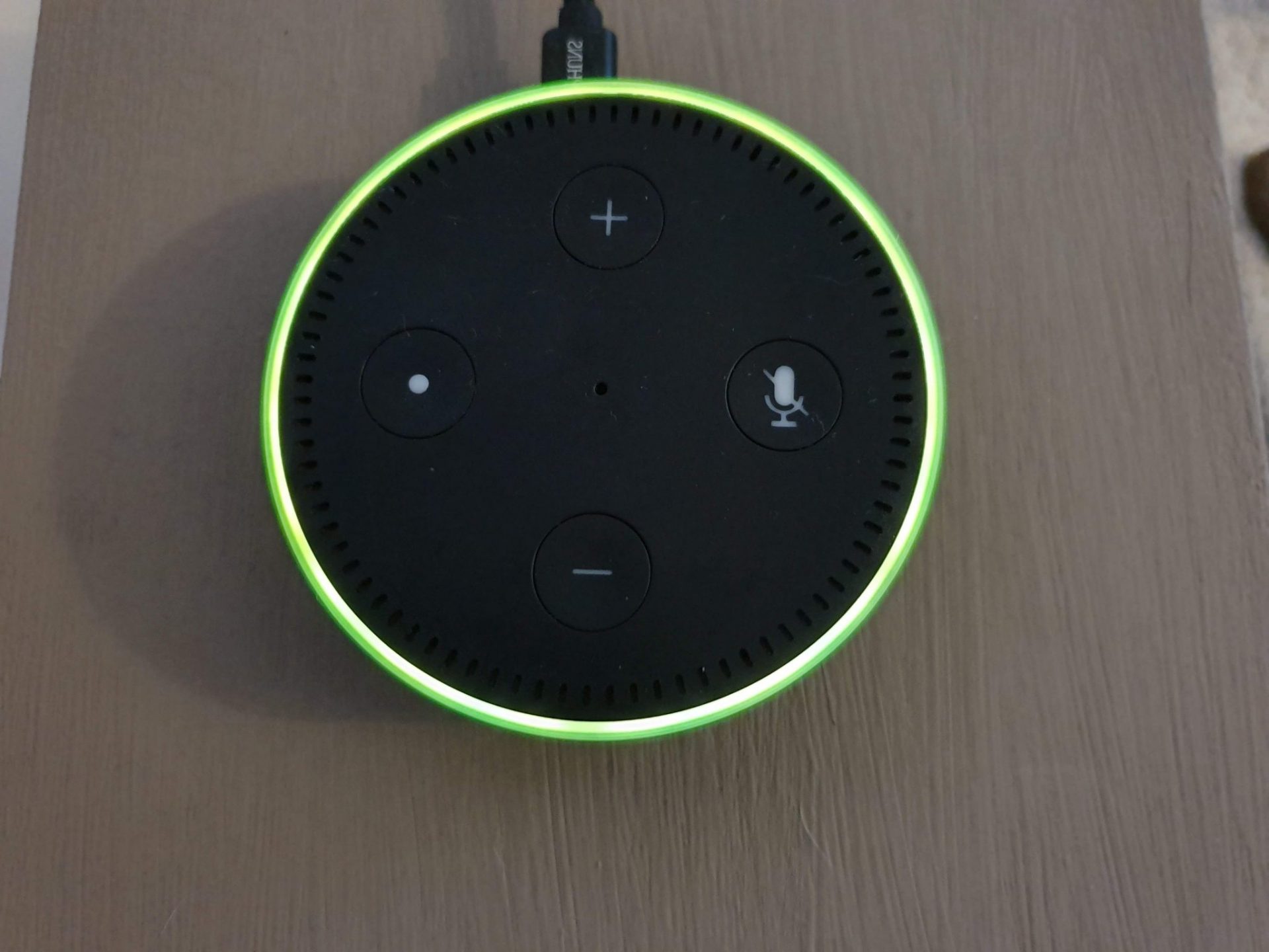 Alexa Leuchtet Gelb Lässt Sich Nicht Ausschalten Alexa leuchtet gelb: Was bedeutet das? - Tech-Aktuell