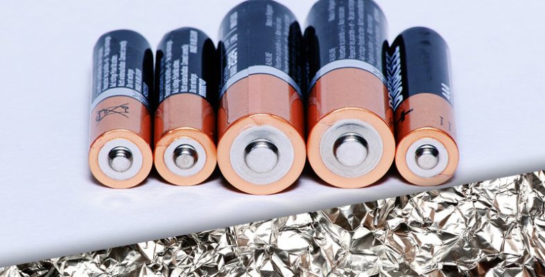Kleine Batterien in zu großen Batteriefach nutzen